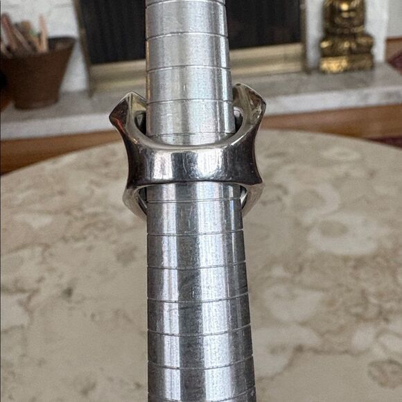 Vintage Christian Dior Floral Statement Ring | Signed | Size 5 - Picture 10 of 12